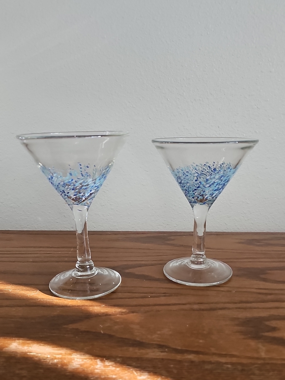 Set of 2 Blue Speckled Handblown Glass From Mexico Martini Glasses Tote 6